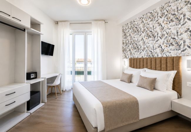Rent by room in Firenze - Seven Suites Central Apt 8